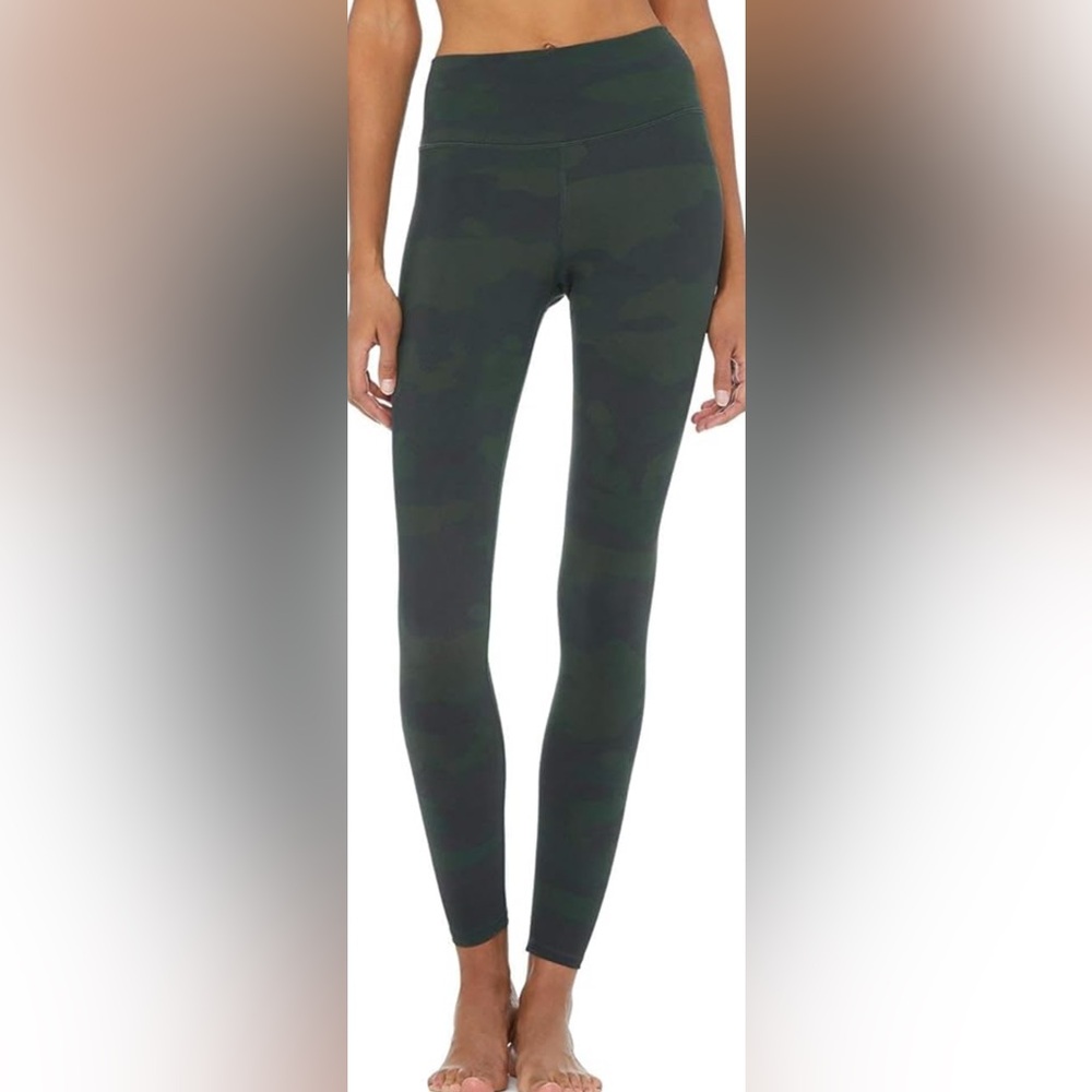 ALO Yoga: High Waisted Vapor Camo Leggings in Dark Green Charcoal SZ: XS